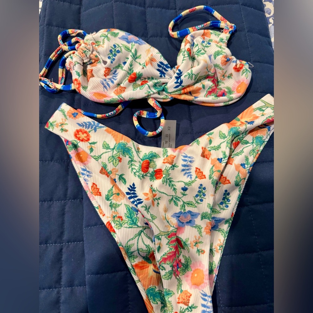 SHEIN Orange and White Bikini with Floral Print and High-Cut Design NWT
